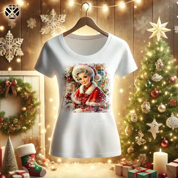 Дядо Коледа Снежанка Баба Коледа и Елфите Коледни Тениски - Image 11