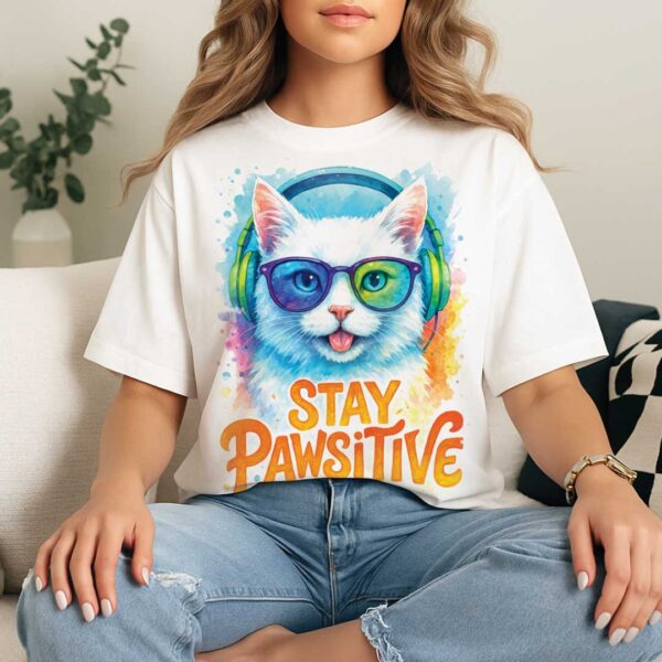 Stay Pawsitive – Unisex OVERSIZED тениска с дизайнерски котешки вайб - Image 11