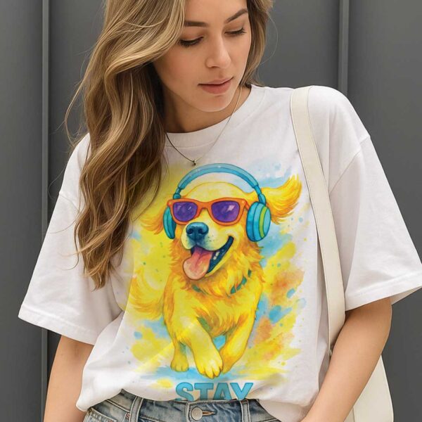 Stay Pawsitive – Unisex OVERSIZED тениска със златен ретривър и слънчево излъчване - Image 10