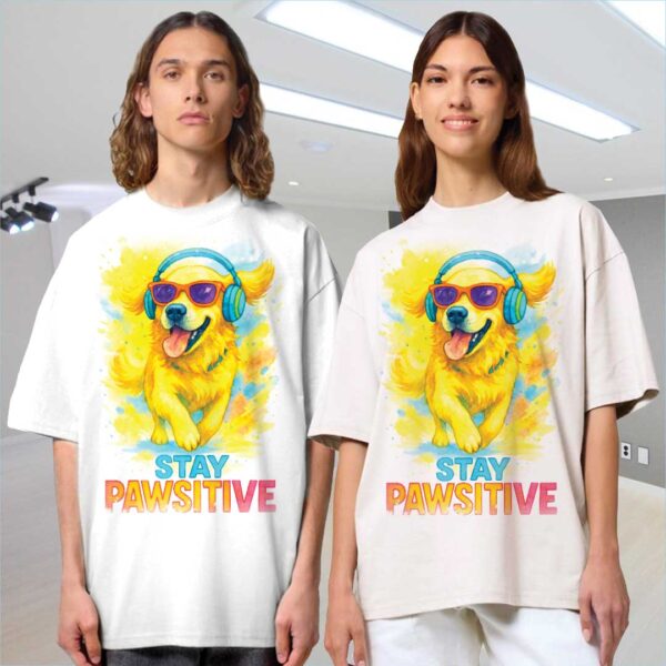 Stay Pawsitive – Unisex OVERSIZED тениска със златен ретривър и слънчево излъчване - Image 12