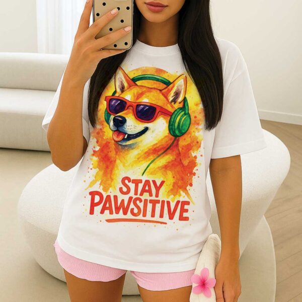 Stay Pawsitive – Unisex OVERSIZED тениска със Shiba Inu и уличен шик - Image 10
