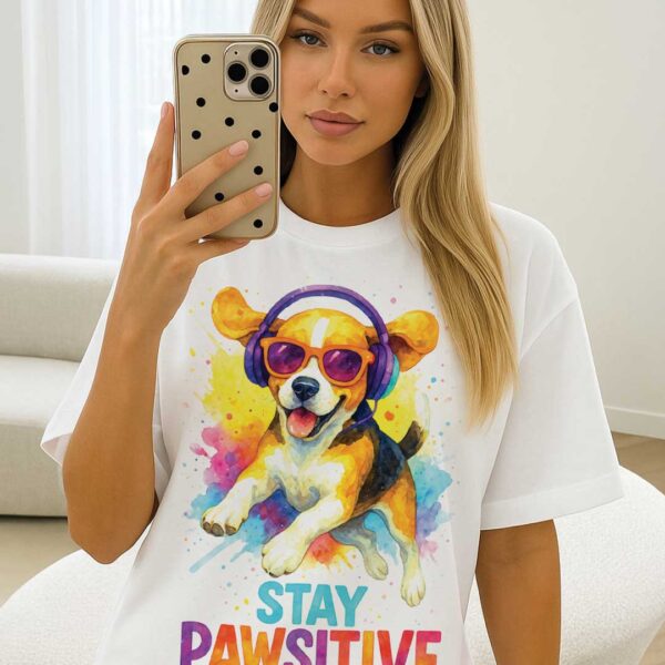 Stay Pawsitive – Unisex OVERSIZED тениска с бигъл и цветна експлозия от настроение - Image 11