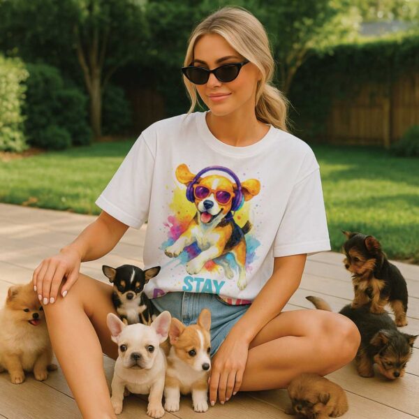 Stay Pawsitive – Unisex OVERSIZED тениска с бигъл и цветна експлозия от настроение - Image 3