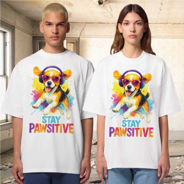 Stay Pawsitive – Unisex OVERSIZED тениска с бигъл и цветна експлозия от настроение - Image 7