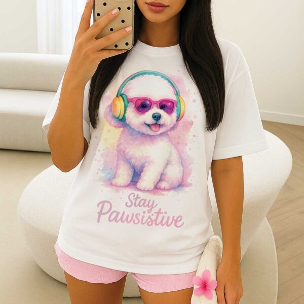 Stay Pawsitive – Oversized тениска с бяло кученце в розово-пастелни цветове - Image 9