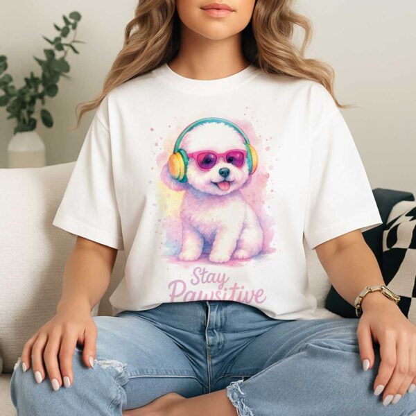 Stay Pawsitive – Unisex OVERSIZED Тениска с бяло кученце в розово-пастелни цветове - Image 11