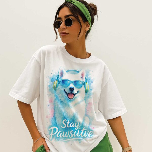 Stay Pawsitive – Unisex OVERSIZED Тениска с бяло куче в сини тонове - Image 6