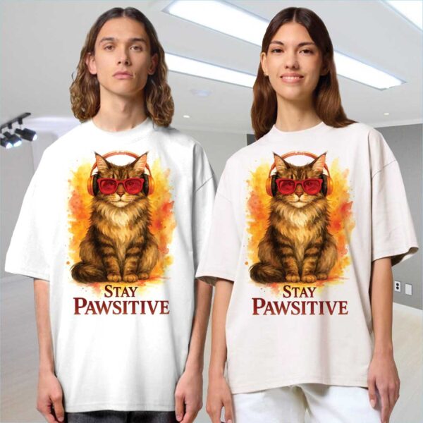 Stay Pawsitive – Unisex OVERSIZED Тениска с котка Мейн Куун - Image 5